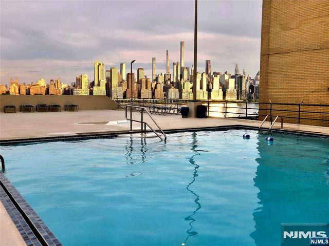 6600 Boulevard East 15D, West New York, NJ 07093