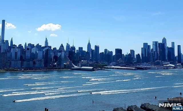 6600 Boulevard East 15D, West New York, NJ 07093
