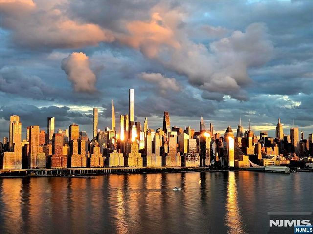 6600 Boulevard East 15D, West New York, NJ 07093