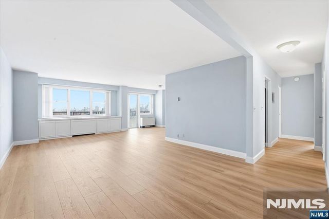 6600 Boulevard East 15D, West New York, NJ 07093