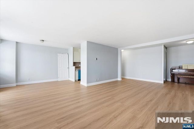 6600 Boulevard East 15D, West New York, NJ 07093