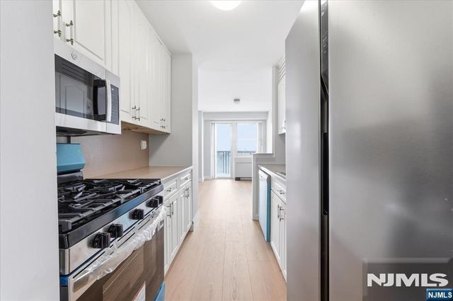 6600 Boulevard East 15D, West New York, NJ 07093