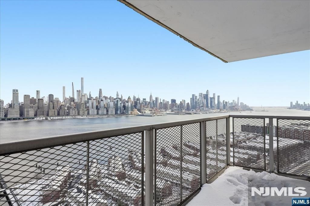 6600 Boulevard East 15D, West New York, NJ 07093