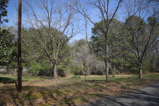 151 Lynn Drive, Wellford, SC 29385