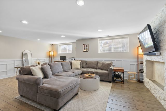 10459 S Troy Street, Chicago, IL 60655