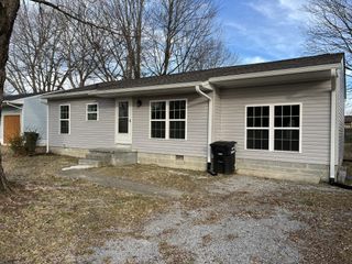 425 Oakwood Rd, Tullahoma, TN 37388