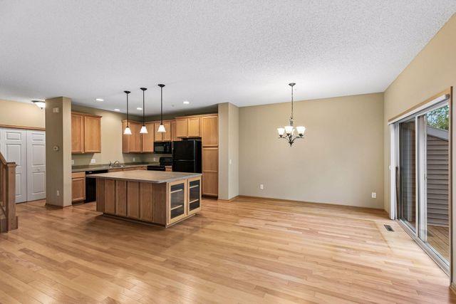 4765 Victor Path 9, Hugo, MN 55038