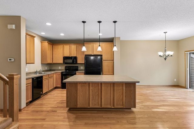 4765 Victor Path 9, Hugo, MN 55038