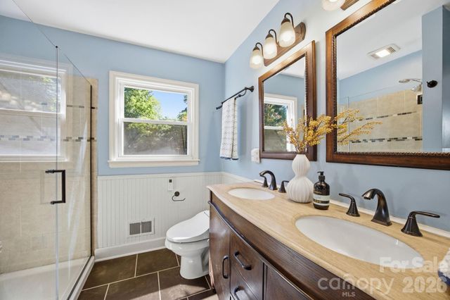 1941 Bentley Place, Charlotte, NC 28205