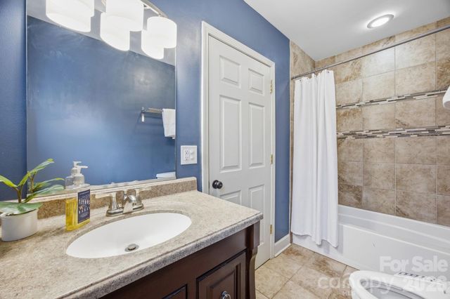1941 Bentley Place, Charlotte, NC 28205