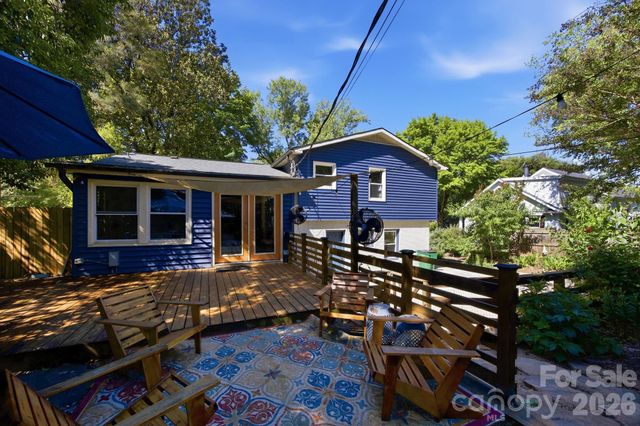 1941 Bentley Place, Charlotte, NC 28205