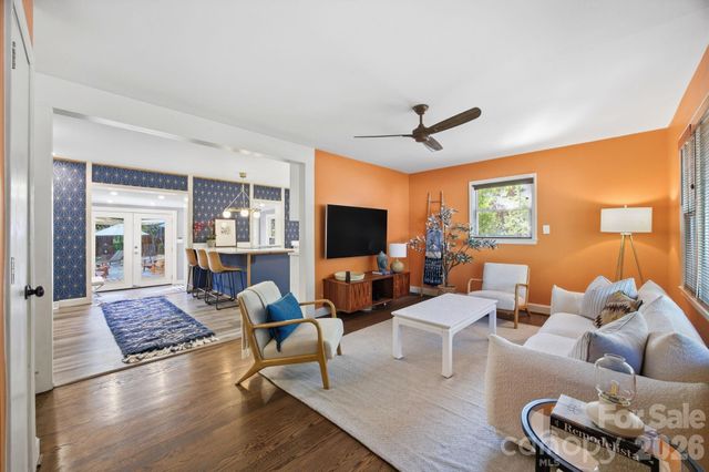 1941 Bentley Place, Charlotte, NC 28205