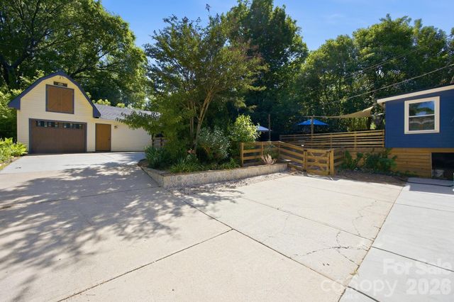 1941 Bentley Place, Charlotte, NC 28205