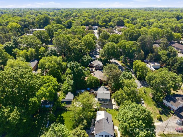 1941 Bentley Place, Charlotte, NC 28205