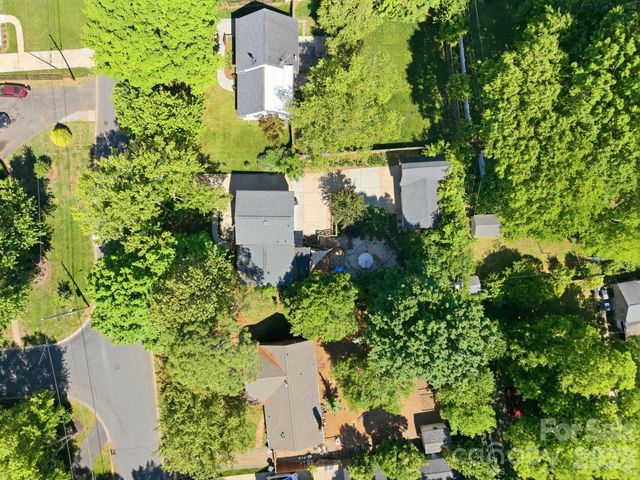 1941 Bentley Place, Charlotte, NC 28205