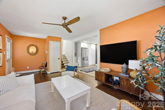 1941 Bentley Place, Charlotte, NC 28205