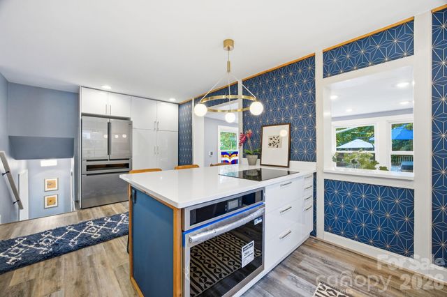 1941 Bentley Place, Charlotte, NC 28205