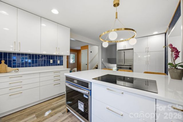 1941 Bentley Place, Charlotte, NC 28205