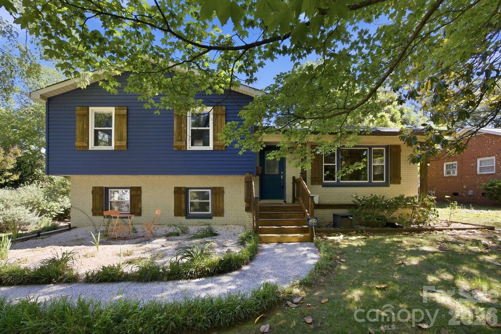 1941 Bentley Place, Charlotte, NC 28205