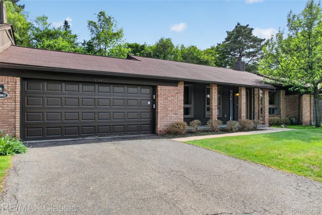 2061 Burgundy Street, West Bloomfield Charter Township, MI 48323