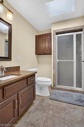 2061 Burgundy Street, West Bloomfield Charter Township, MI 48323