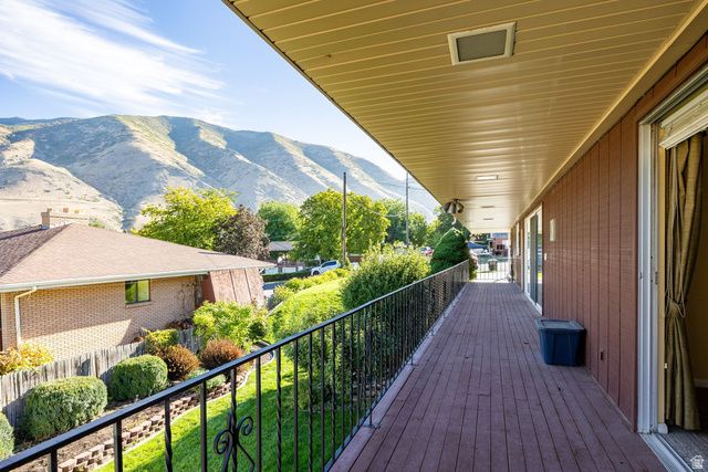 881 E HILLCREST DR, Springville, UT 84663