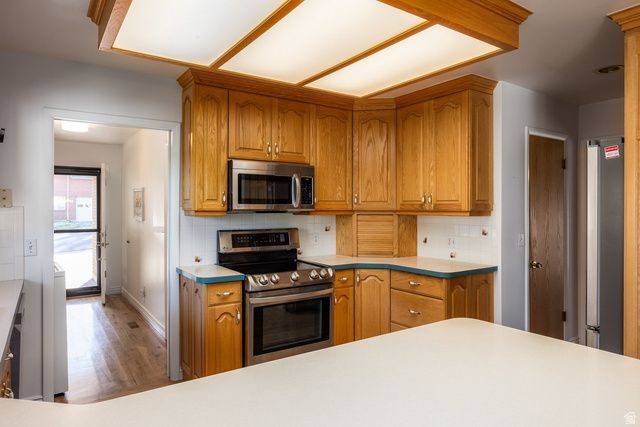 881 E HILLCREST DR, Springville, UT 84663