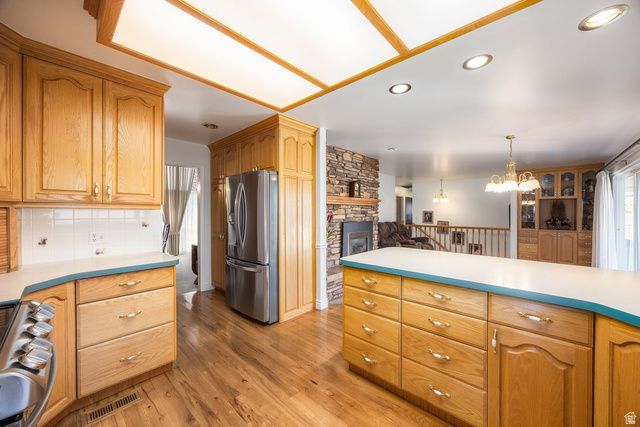 881 E HILLCREST DR, Springville, UT 84663