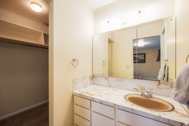 881 E HILLCREST DR, Springville, UT 84663