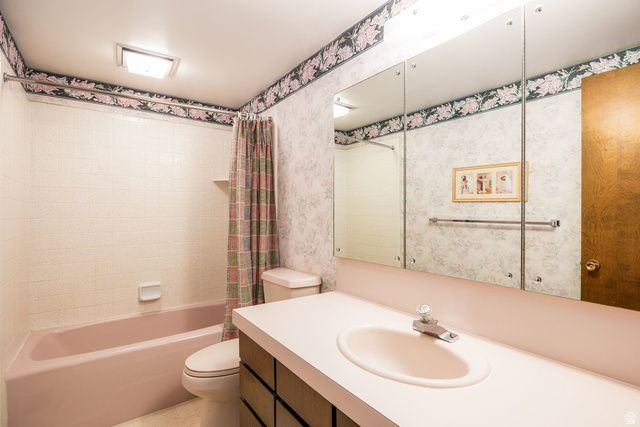 881 E HILLCREST DR, Springville, UT 84663