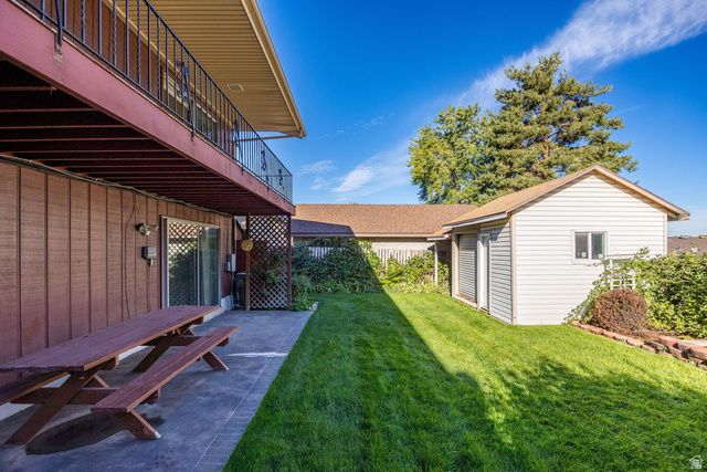 881 E HILLCREST DR, Springville, UT 84663