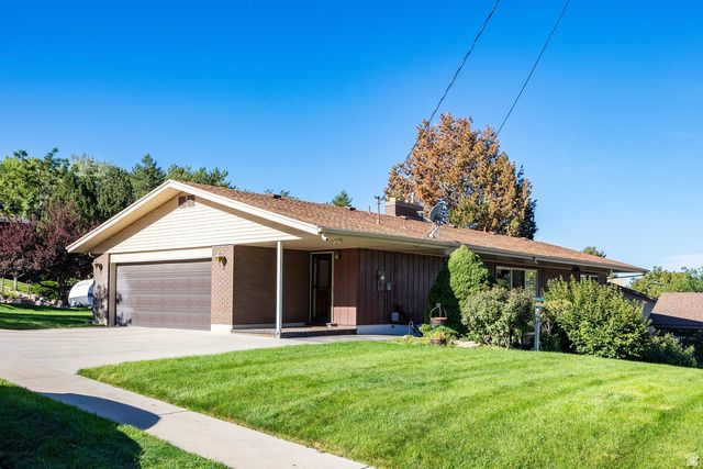 881 E HILLCREST DR, Springville, UT 84663