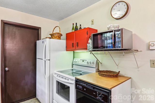 28 Mull Cove Road, Maggie Valley, NC 28751