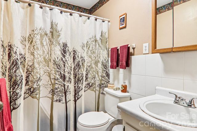 28 Mull Cove Road, Maggie Valley, NC 28751