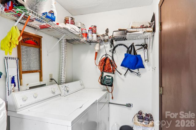 28 Mull Cove Road, Maggie Valley, NC 28751