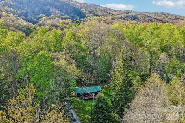 28 Mull Cove Road, Maggie Valley, NC 28751