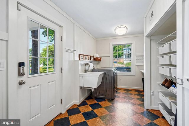 2953 STRATHMEADE ST, Falls Church, VA 22042