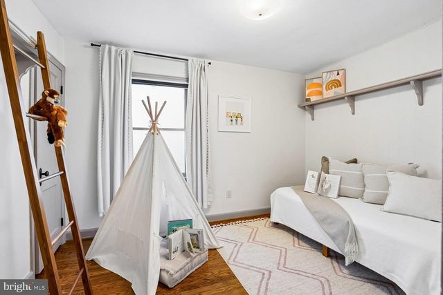 2953 STRATHMEADE ST, Falls Church, VA 22042