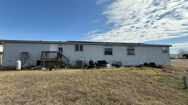 213 Cross Meadow DR, Hutto, TX 78634