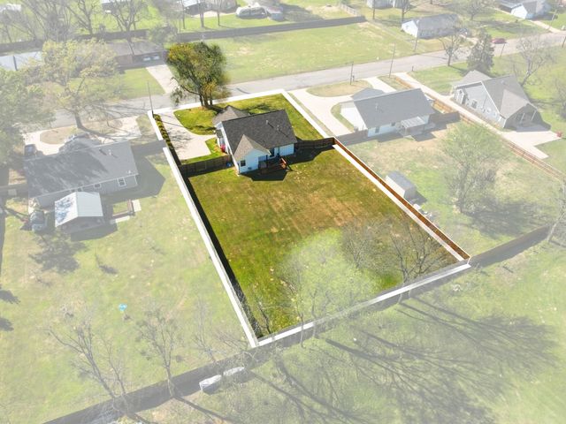 711 Leftwich St, Mount Vernon, TX 75457