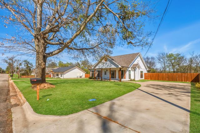 711 Leftwich St, Mount Vernon, TX 75457