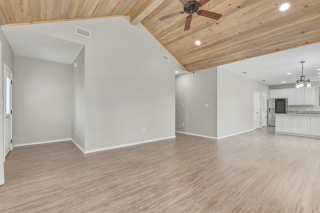 711 Leftwich St, Mount Vernon, TX 75457