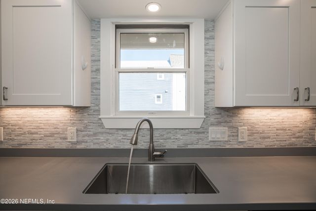 2008 OCEAN Drive S, Jacksonville Beach, FL 32250