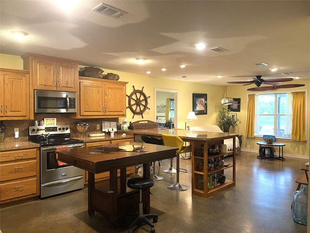 151 Lcr Cedar C3, Mexia, TX 76667