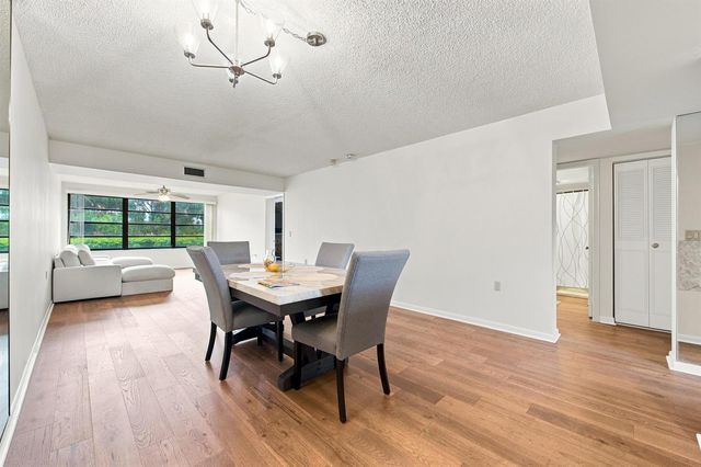 3515 VILLAGE Boulevard 206, West Palm Beach, FL 33409