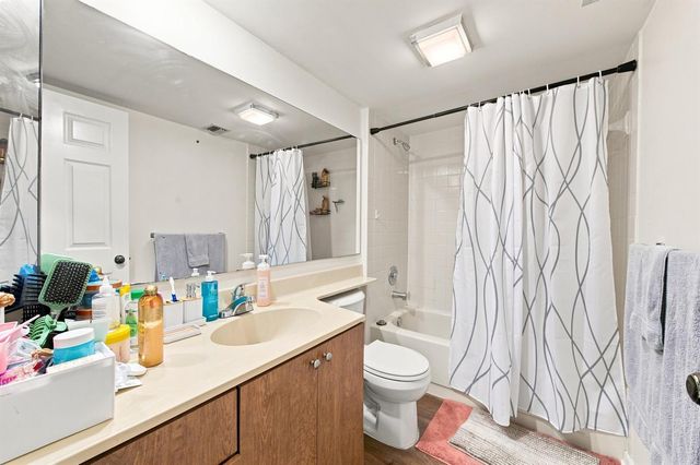3515 VILLAGE Boulevard 206, West Palm Beach, FL 33409