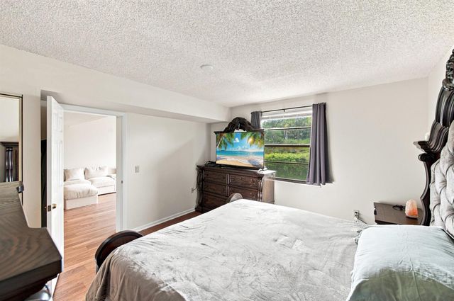 3515 VILLAGE Boulevard 206, West Palm Beach, FL 33409