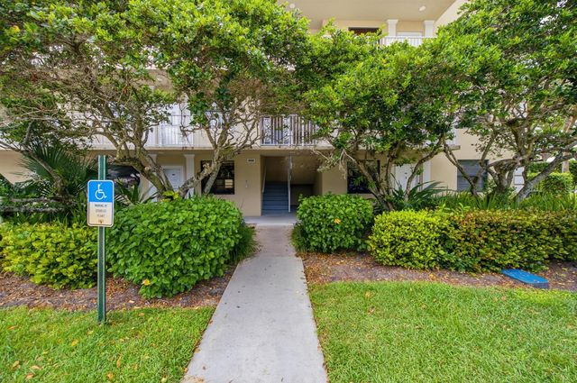 3515 VILLAGE Boulevard 206, West Palm Beach, FL 33409