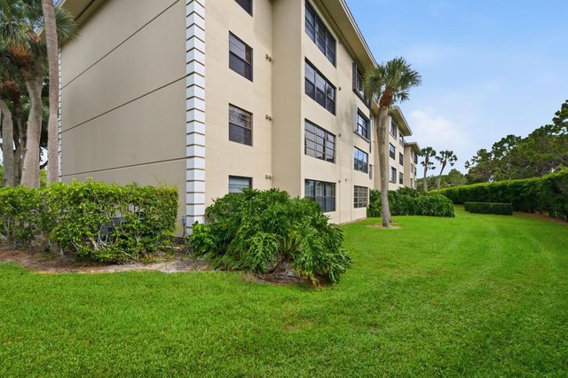 3515 VILLAGE Boulevard 206, West Palm Beach, FL 33409
