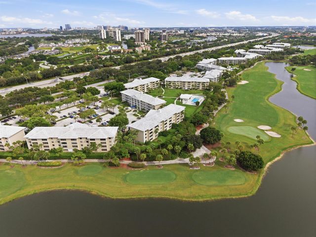3515 VILLAGE Boulevard 206, West Palm Beach, FL 33409